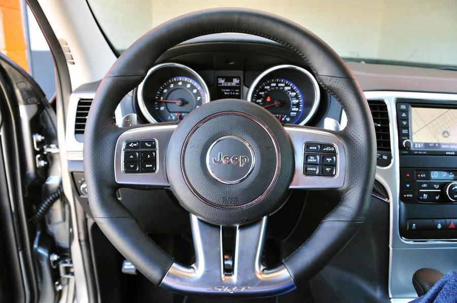  Jeep Grand Cherokee SRT8 2012 года  (фото 78 из 186)
